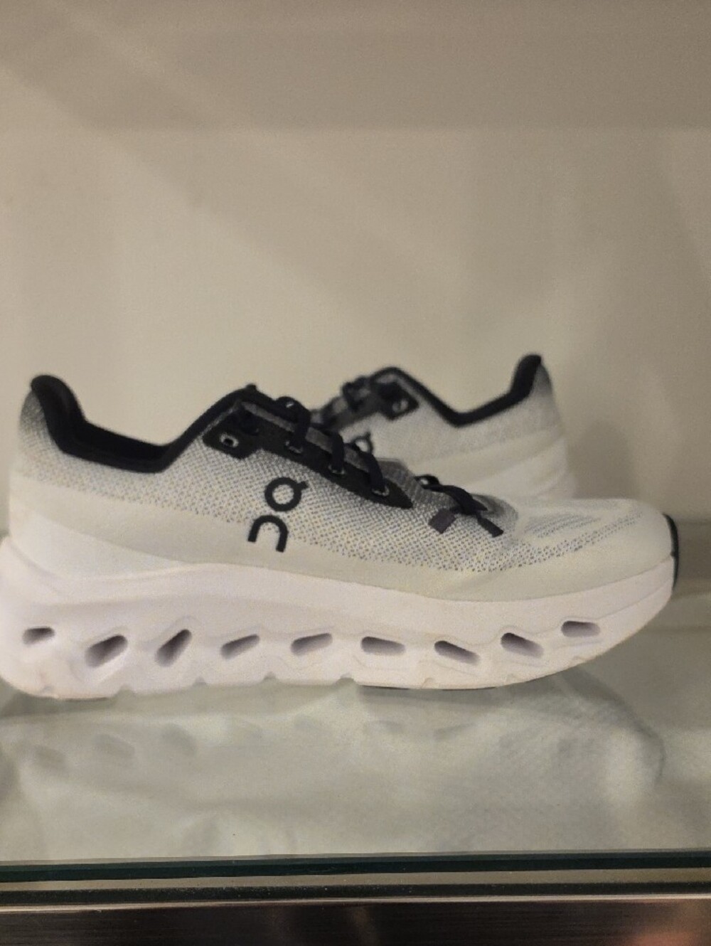 OC womens running Cloudtilt Sneakers in White/Black Size 7.5" new without box - Picture 4 of 11